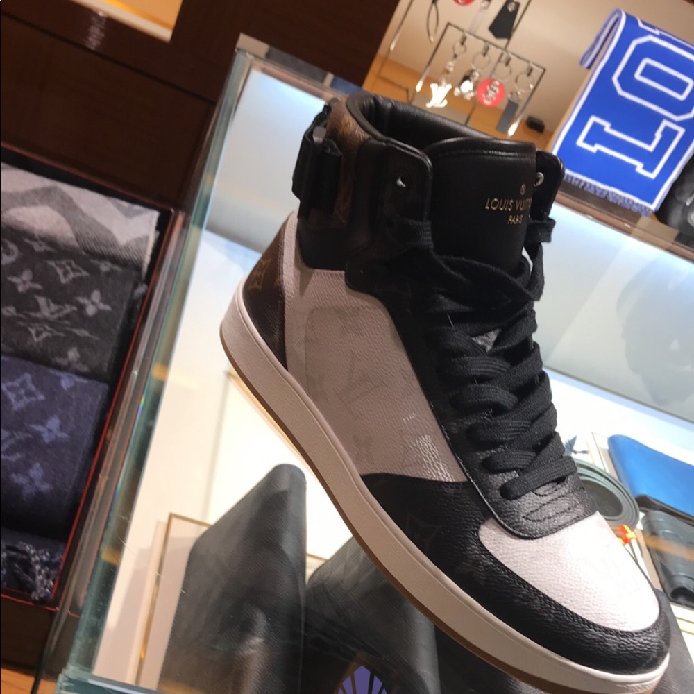 Men’s Louis Vuitton shoes